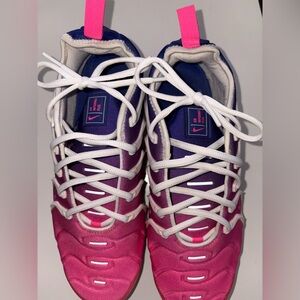 Nike Women's Pink and Purple Vapor Max